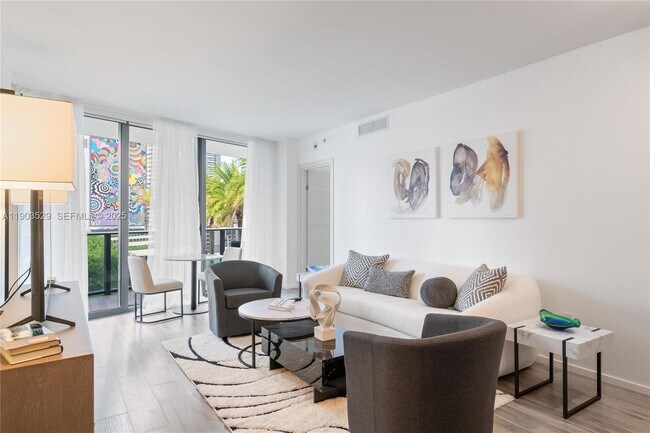 Building Photo - 801 S Miami Ave