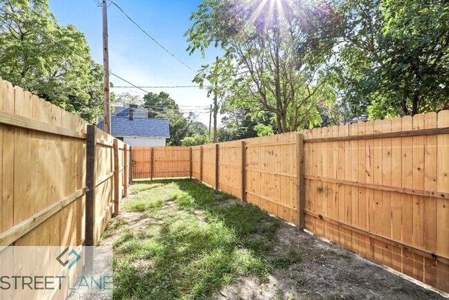 Building Photo - Charming 2 Bedroom in Columbus!