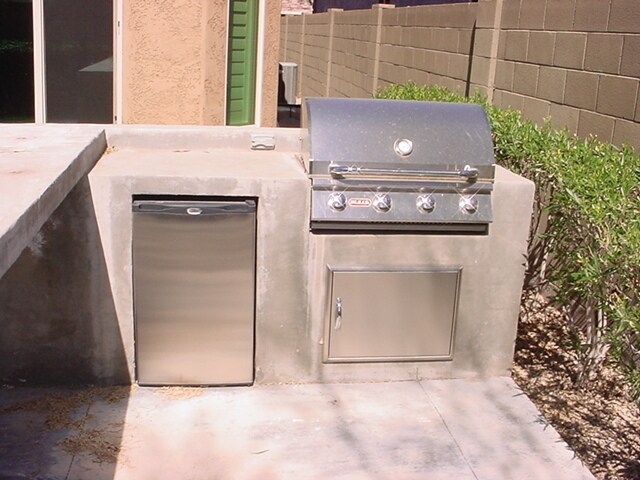 Building Photo - Stunning Fireside at Desert Ridge home with resort style back yard.