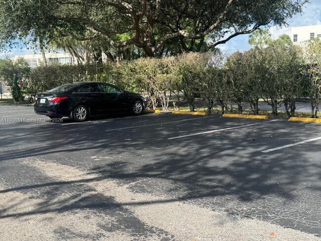 Building Photo - 9330 Lagoon Pl