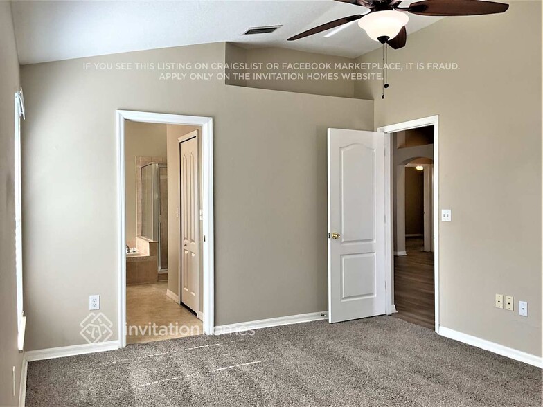 Building Photo - 15517 Lake Bella Vista Dr