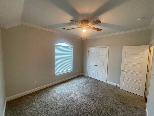 Building Photo - 814 Abita Chase