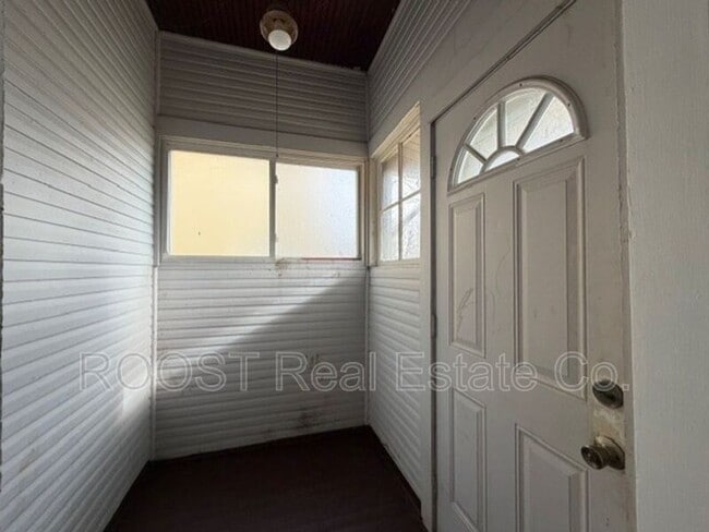 Building Photo - 457/459 E Madison Ave