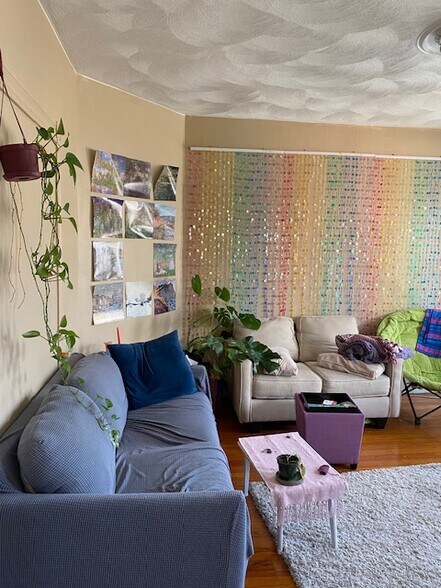 Building Photo - 161 Beacon St