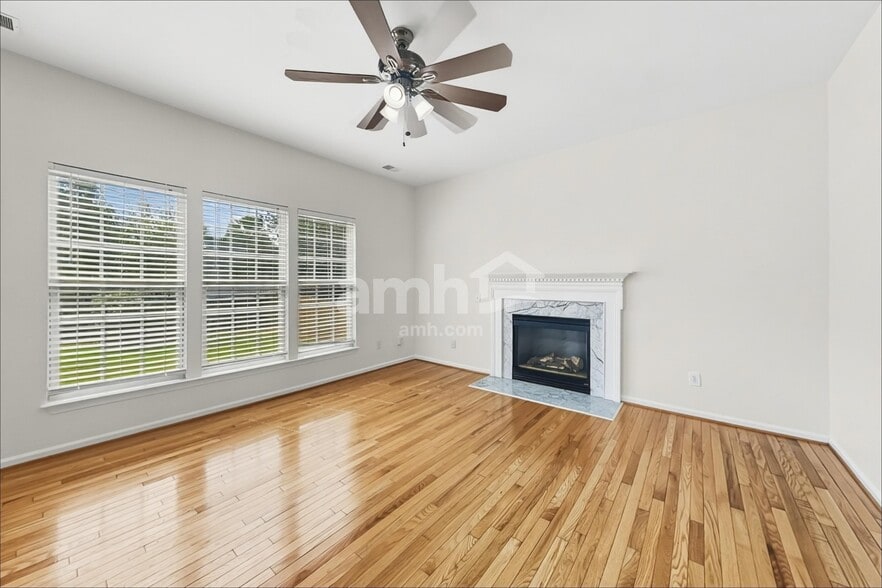 Building Photo - 25 Bellows Falls Dr