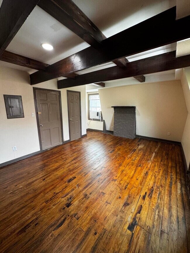 Building Photo - 262 N Broadway