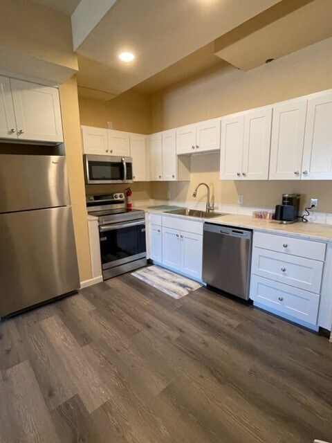 Building Photo - 4611 S Mead St