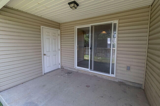 Building Photo - 1643 Citadel Dr