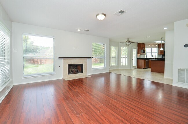 Building Photo - 6310 Oakburl Ln