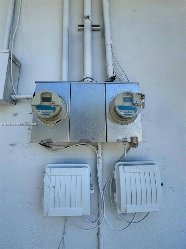 Building Photo - 1100 NW 71st St