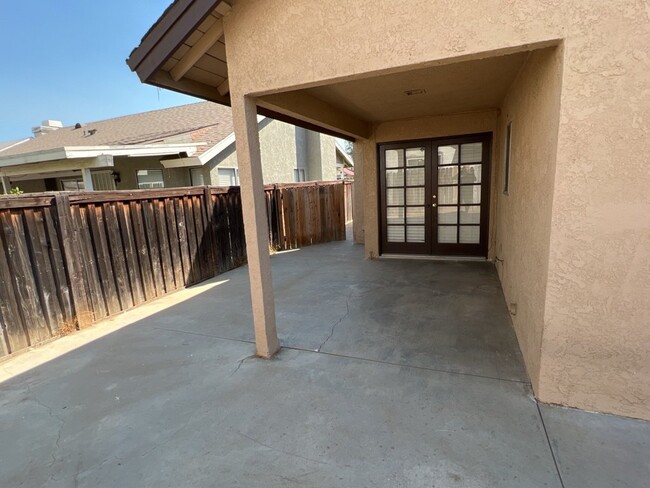 Building Photo - 3 bedroom 2 Bath Home in Perris