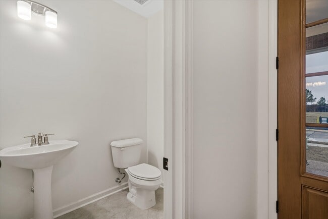 Building Photo - 300 Maple St