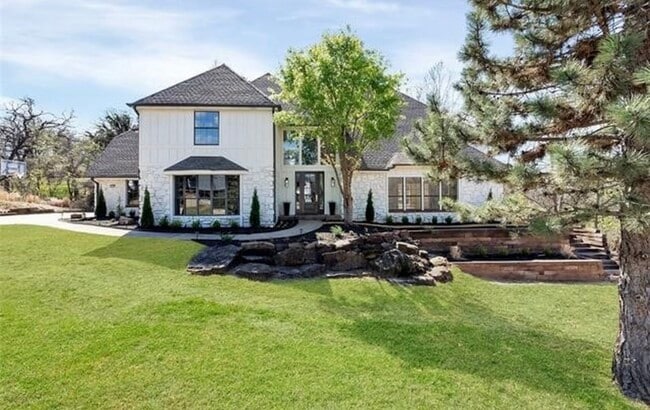 Building Photo - 11016 S Jamestown Ave