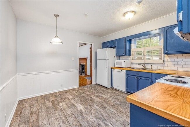 Building Photo - 2818 Millbrook Rd