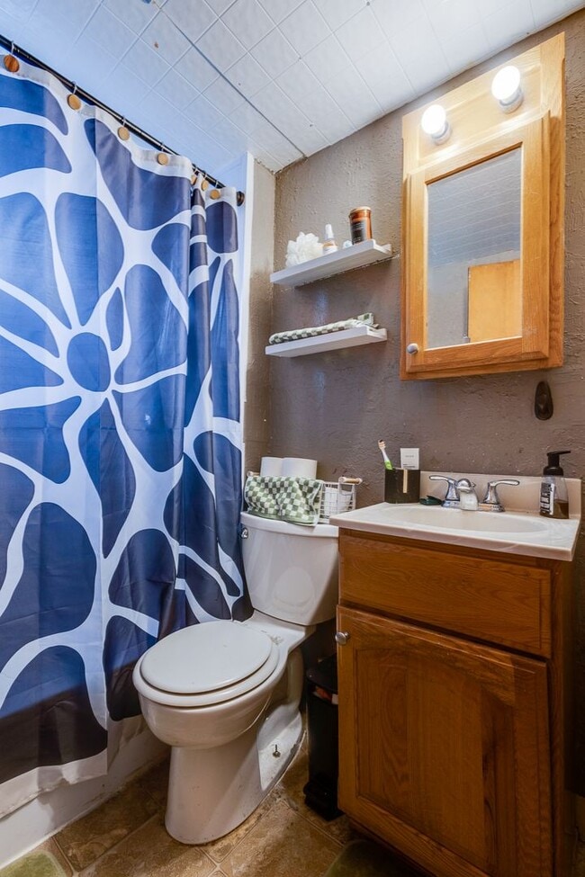 Building Photo - 1323 Virginia Ave