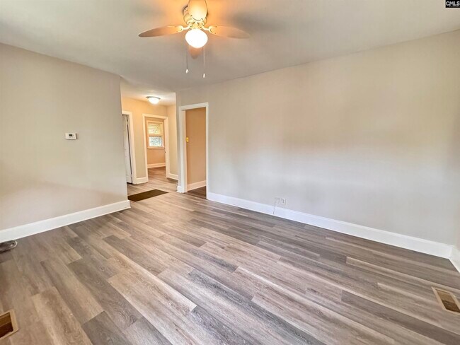 Building Photo - 3611 Hydrangea St