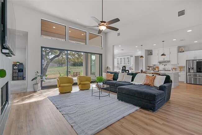 Building Photo - 264 Wellborn Rd