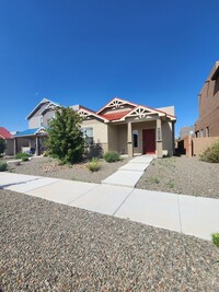 Building Photo - 3 Bedroom 2 Bathroom