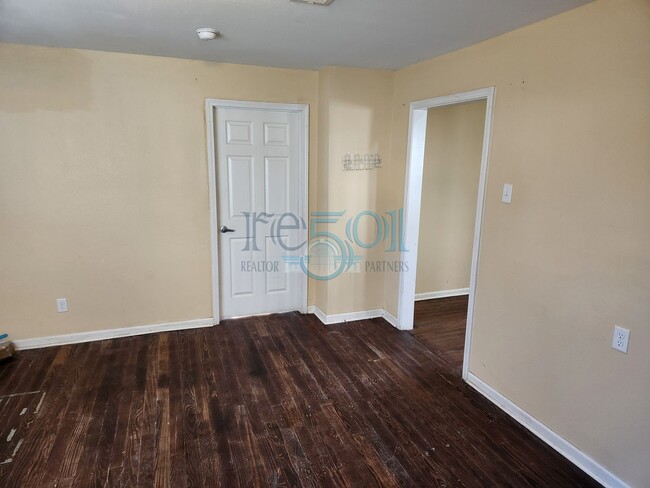 Building Photo - Great Family Home!  4BR 2 BA