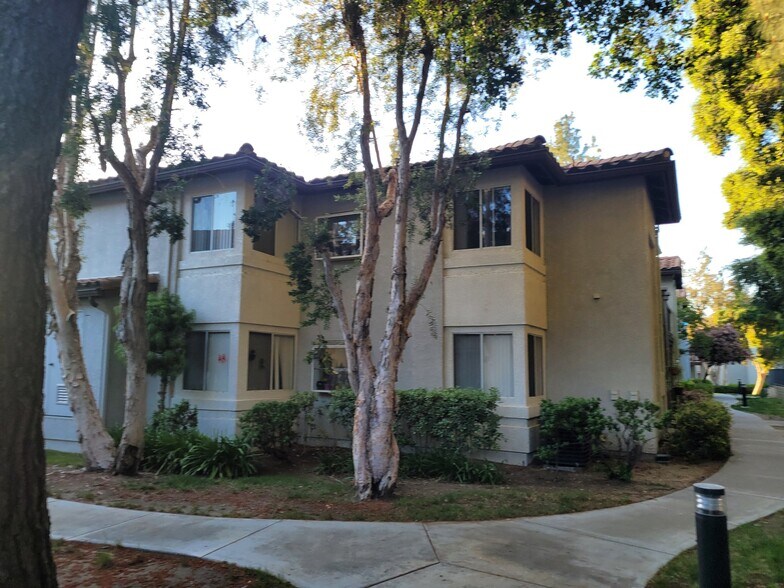 Building Photo - 2346 Fountain Crest Ln