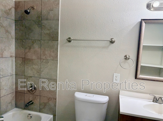 Building Photo - 1408 Cairn Cir