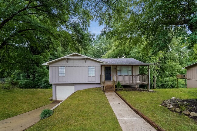 Building Photo - 167 Devon Forrest Dr