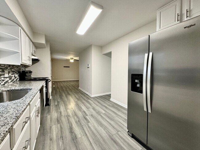 Building Photo - 3-Bedroom Ranch Ready 08-21-26!! Fenced Backyard - Pet Friendly - Updated Kitchen & Baths!