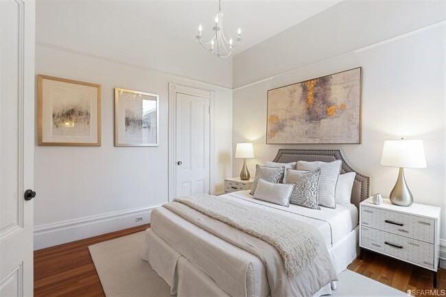 Building Photo - NEW! Stunning Pacific Heights Top-Floor Co...