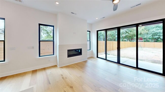 Building Photo - 313 E Peterson Dr