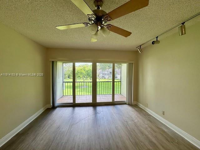 Building Photo - 3123 Oakland Shores Dr