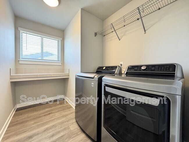 Building Photo - 5575 SE 80th Ave