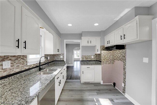 Building Photo - 7514 Bertha Ave