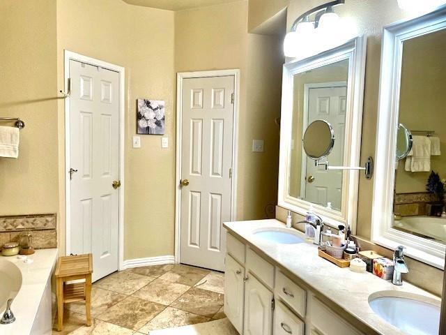 Building Photo - 704 Cottonwood Bend Dr