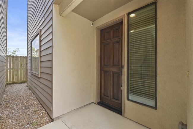 Building Photo - 2109 Winbern St