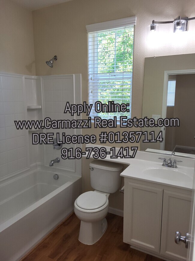 Building Photo - 260 Wapello Cir