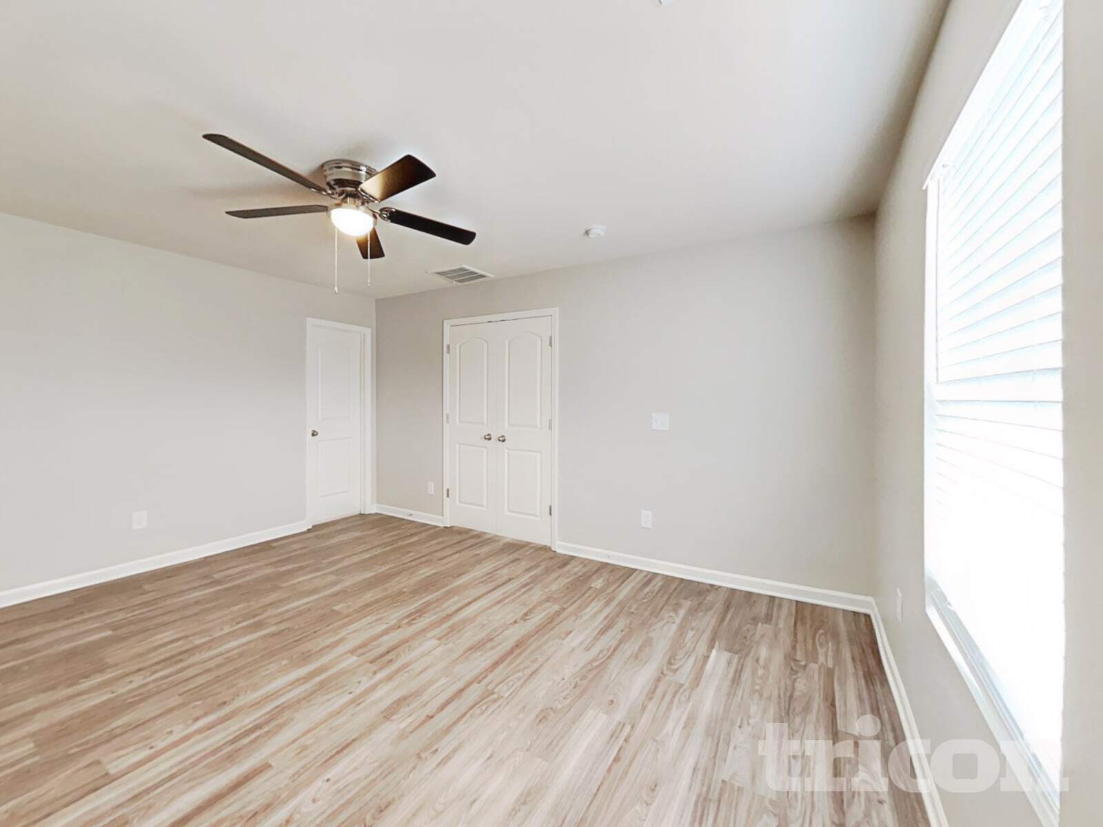 Building Photo - 4114 Vershire Ave