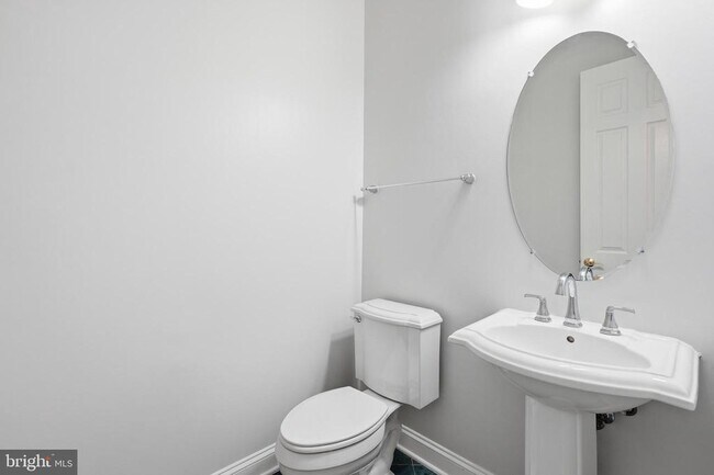 Building Photo - 5285 Meadow Estates Dr
