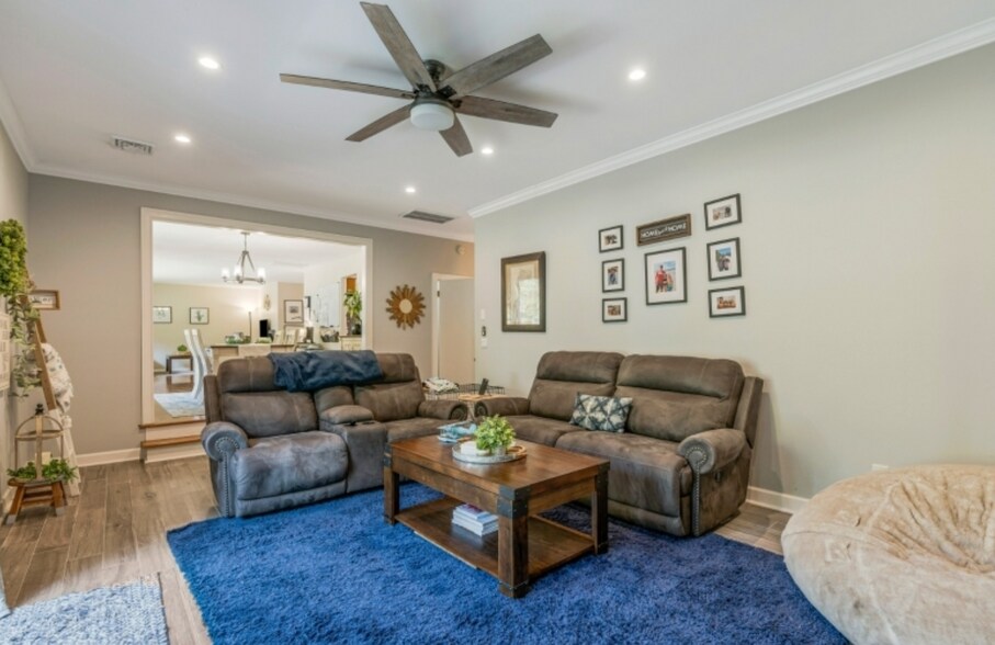 Building Photo - 1015 Buxton Rd