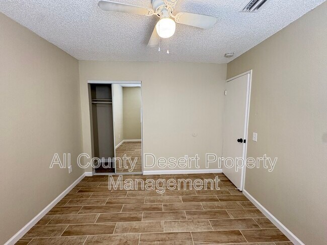Building Photo - 68085 Cll Bolsa