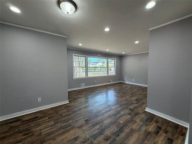 Building Photo - 109 Scarlett Dr