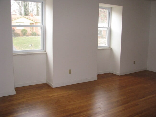 Building Photo - 1418 Ricky Rd