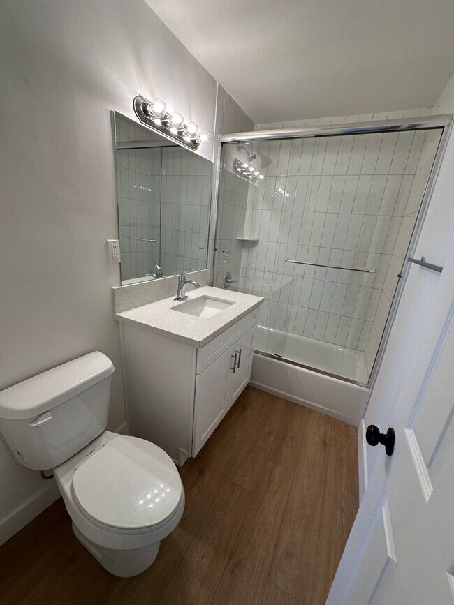 Interior Photo - 2226 Voorhees Ave