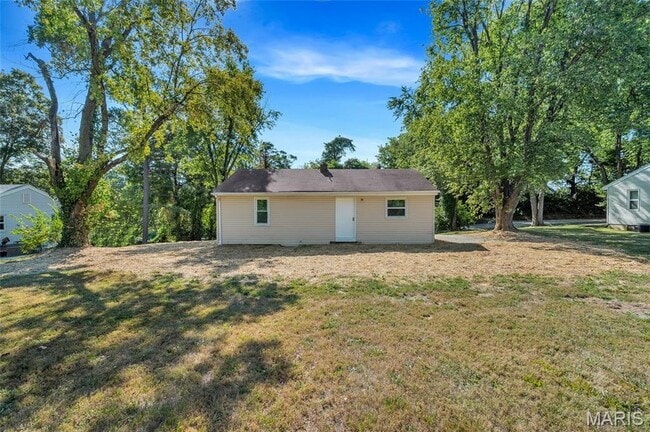 Building Photo - 2809 S River Rd