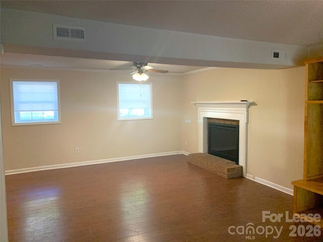 Building Photo - 1114 Glenshannon Rd