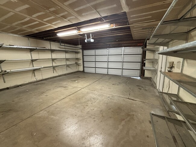 Building Photo - 34 Alvares Ct