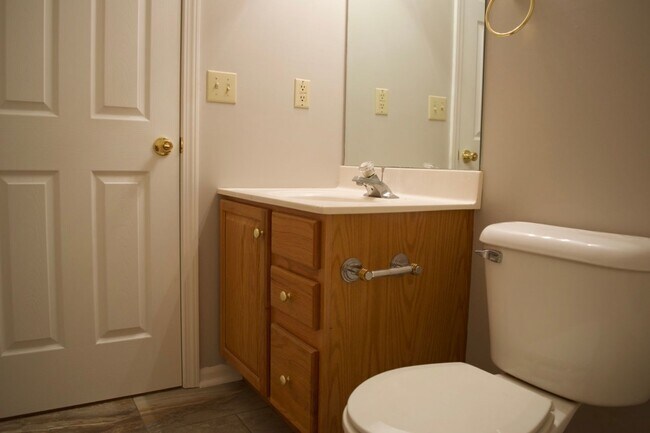 Building Photo - Great 3 Bed 2 Bath House In Ashland MO!