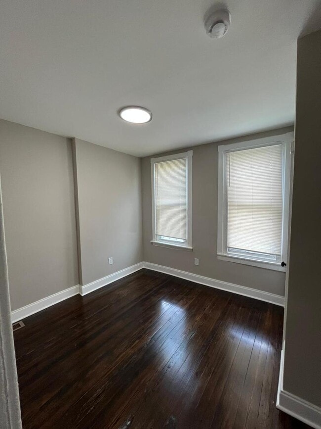 Building Photo - 2314 S 66th St