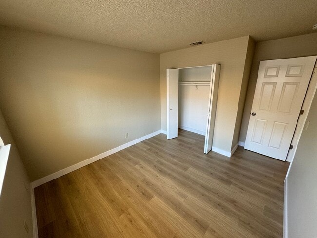 Building Photo - 3 bedroom 2 bathroom | House in Tahoe Park