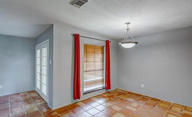 Building Photo - 17302 S Yorkglen Dr