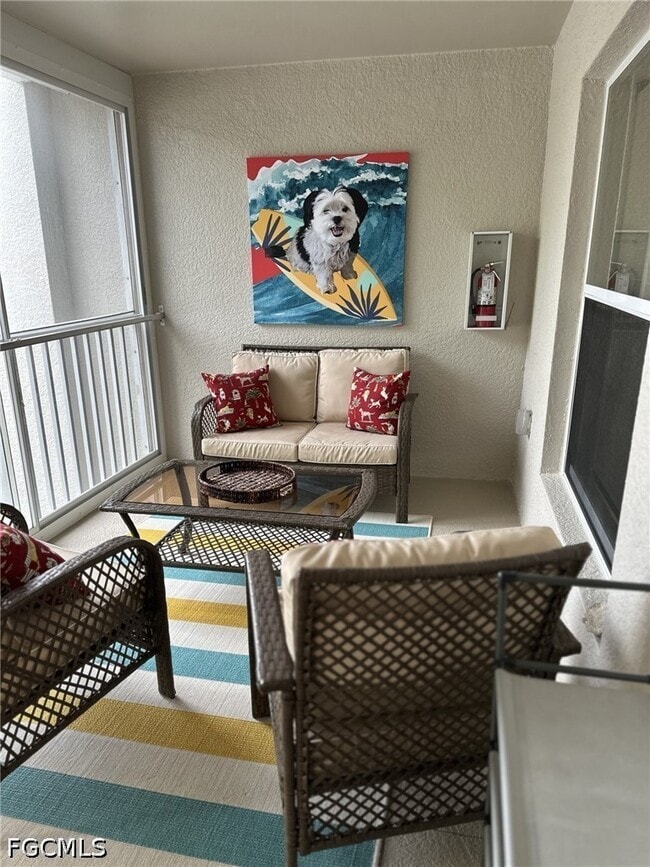 Building Photo - 10381 McArthur Palms Ln